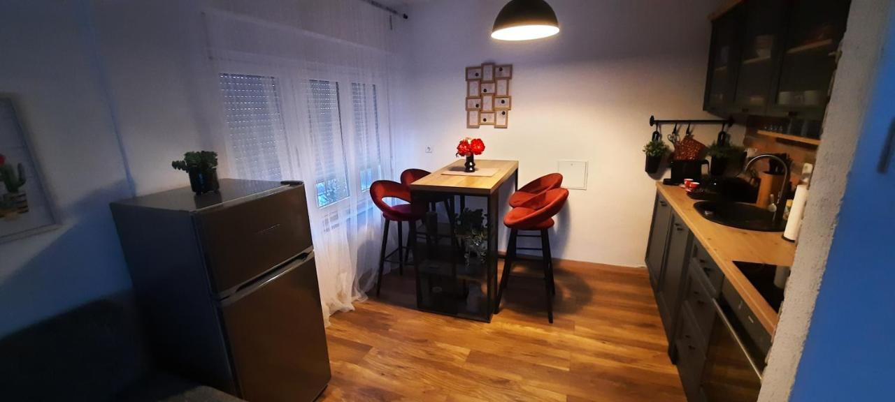 Apartman Twins Self Check In & Self Check Out Otočac Zewnętrze zdjęcie